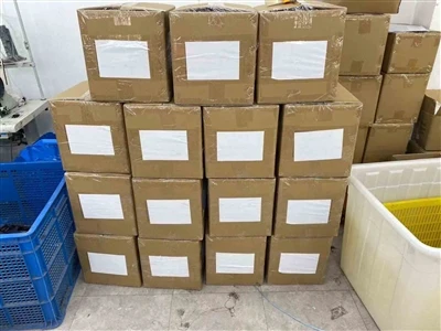 1 इंच रैचेट टाई डाउन स्ट्रैप्स के 15, 000 पीसी शिपिंग के लिए तैयार हैं